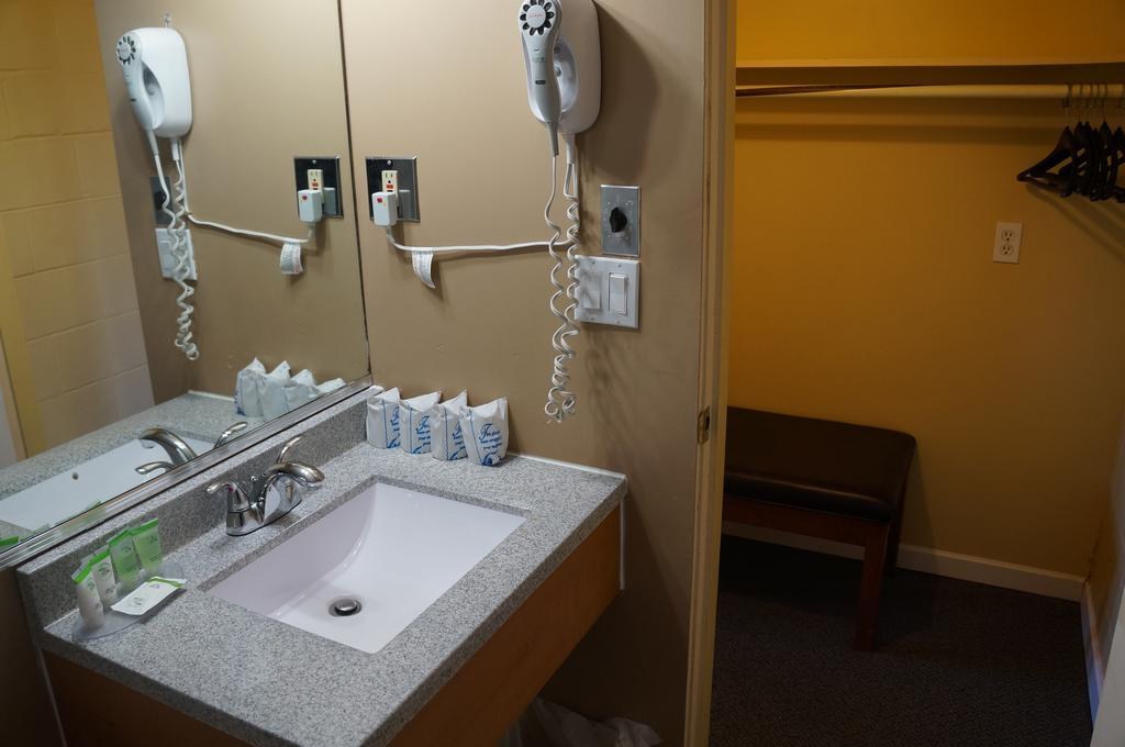 Westward Inn & Suites Langley Luaran gambar